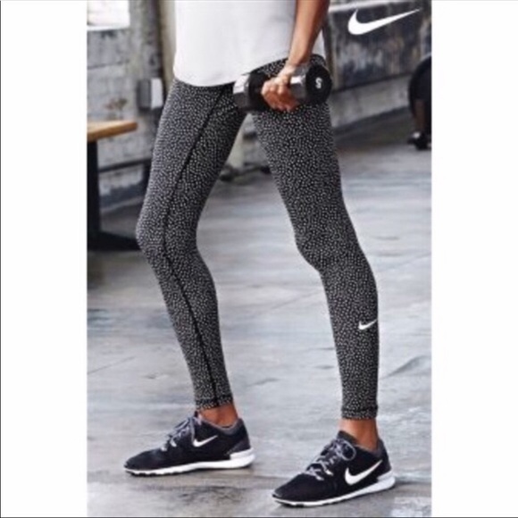 Nike Pro Drifit Polka Dot Leggings 